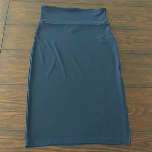 Form fitting pencil skirt
